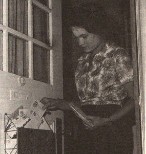 Attēlā Inta Purva pie vēstuļu kastes 1962. gadā Toronto